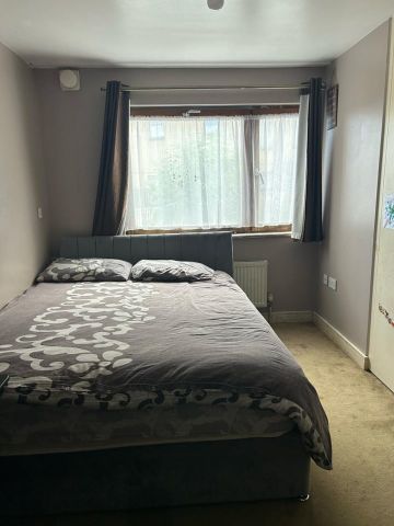 2 Bed Flat, Vector Point, IG1 - Photo 5