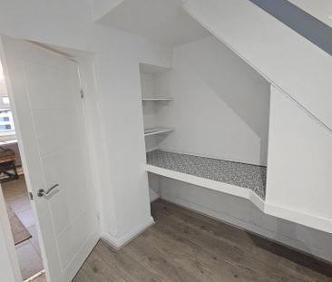 3 bedroom terraced house to rent - Photo 2