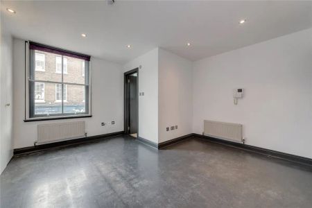 2 bedroom maisonette in Hampstead - Photo 3