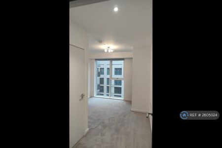 3 bedroom flat to rent - Photo 2