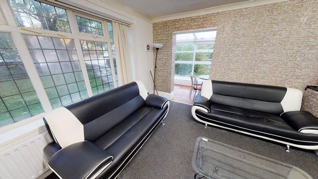 5 bedroom house to rent - Photo 1