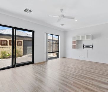 Effortless Modern Living in the Heart of Ellenbrook! - Photo 3