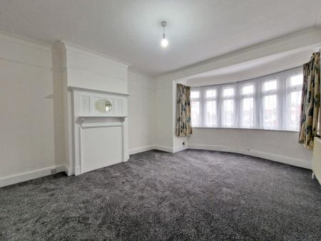3 bedroom semi-detached house to rent - Photo 4