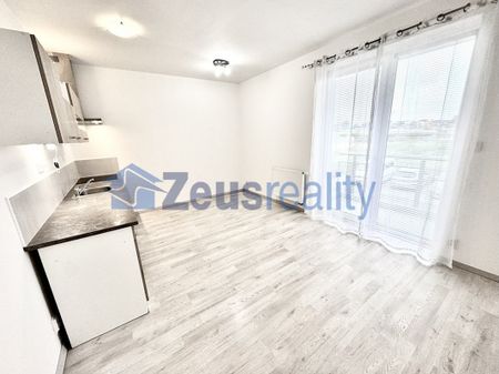 Pronájem bytu 1+kk 39 m² - Fotografie 3