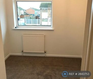 3 bedroom end of terrace house to rent - Photo 4