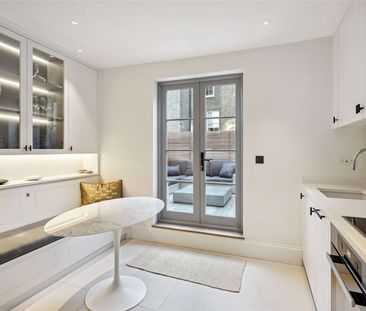 Beautifully presented and fully furnished two bedroom apartment in ... - Photo 4