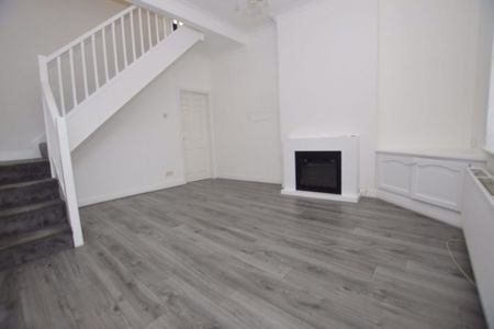 2 Bedroom Terraced House - Photo 3