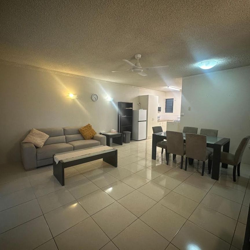 Furnished & Spacious Inner-City Apartment! - Photo 1