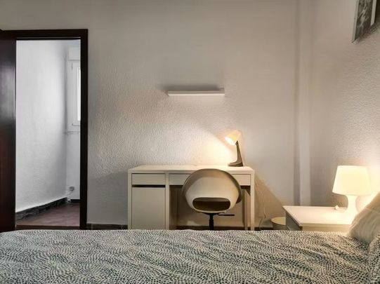 Calle de Castellón, Valencia, Valencian Community 46004 - Photo 1