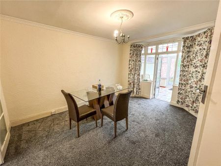 3 bedroom detached house to rent - Photo 4