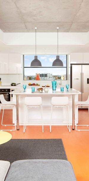 6 Bedroom Ensuite, Double Bed - Photo 1