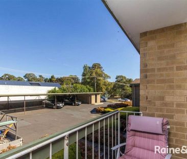 Well Maintained 1 Bedroom Apartment - Photo 3