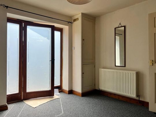 2 bedroom end of terrace house to rent - Photo 1