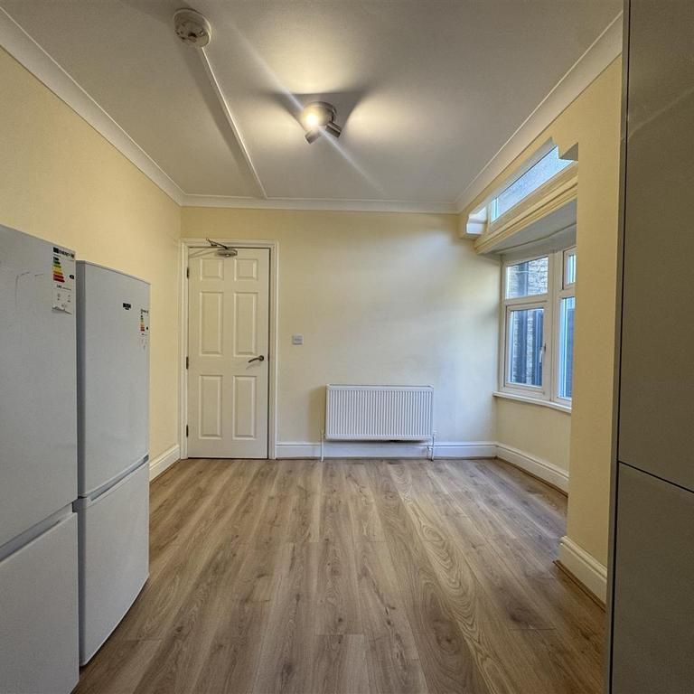 7 bedroom terraced house to rent - Photo 1
