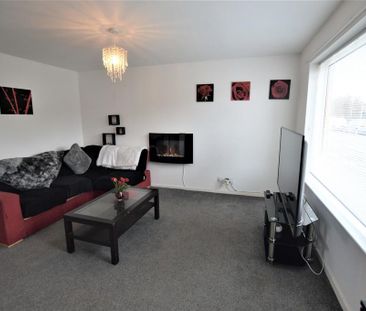 3 bedroom end of terrace house to rent - Photo 2