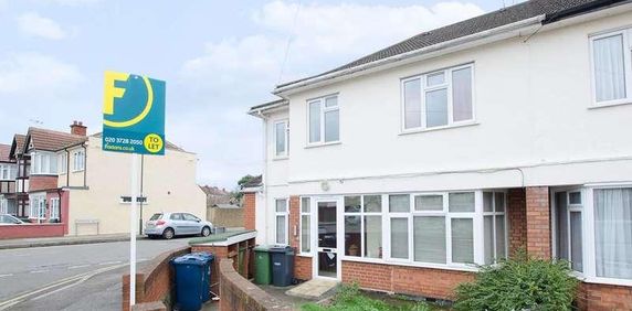 Exeter Road, Ha, Harrow, HA2 - Photo 2