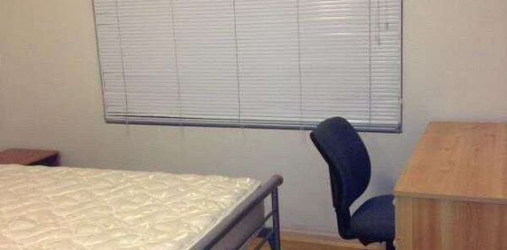 Strathfield - Photo 2