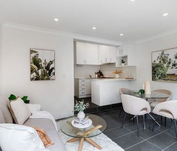 Sun-Drenched Designer Terrace with Courtyard - Photo 2