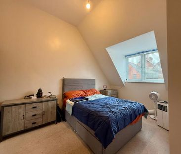 4 Bedroom Terraced To Let - Photo 3