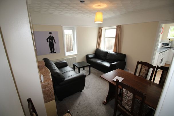 1 bed house / flat share to rent in Goring Road - Photo 1