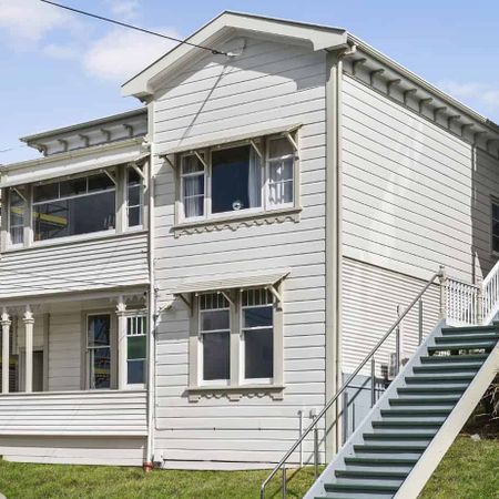 Dorking Road Abode - Photo 3