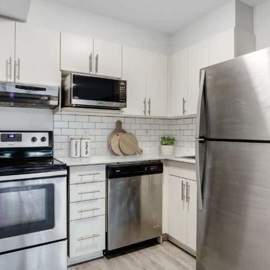 Navaho Walk-ups — Two Bedroom Suites Renovated - Photo 1
