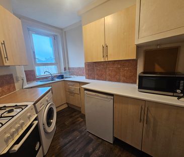 2 Bed Flat, Copland Quadrant, G51 - Photo 2