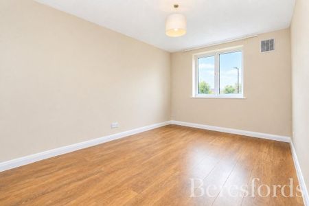 3 bedroom apartment to rent - Photo 5