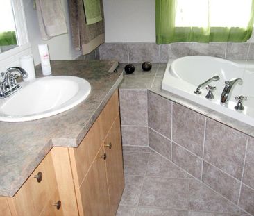 🏡 Magnifique jumelé sur 3 étages secteur Lac Boivin - Photo 4