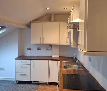 1 Bed Flat, Fishponds Road, BS5 - Photo 2