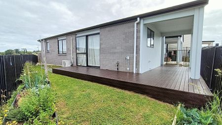 3-Bedroom Duplex– Warm, Stylish & Low Maintenance - Photo 4
