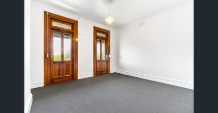 Spacious apartment with secure parking - Photo 4