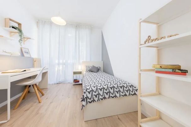 Via Federico Cordenons, Padova, Veneto 35128 - Photo 1