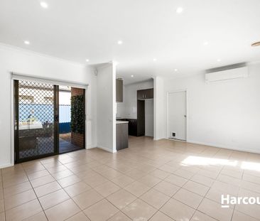 Lakeside Living in a Sought-After Pakenham Estate - Photo 4
