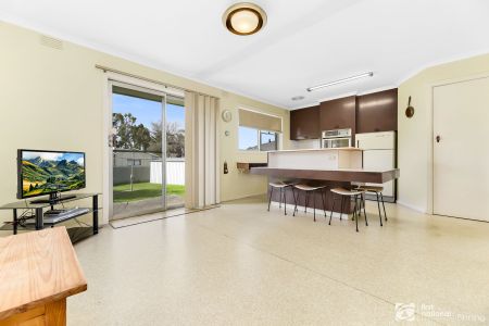 34-36 Russell Street, 3977, Cranbourne Vic - Photo 2