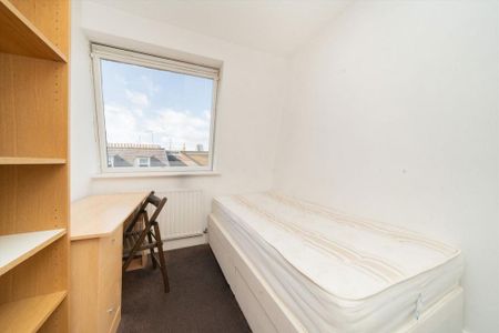 3 bedroom flat to rent - Photo 2