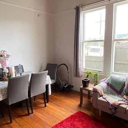 Bright & Spacious 1-Bedroom – Internet Included - Photo 1