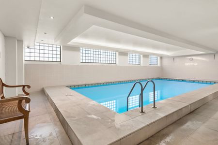 Refined and Oversized Three Bedroom Residence - Photo 3