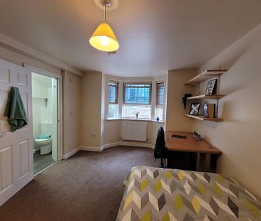 8 Bedroom, 83 Lower Ford Street – Student Accommodation Coventry - Photo 3