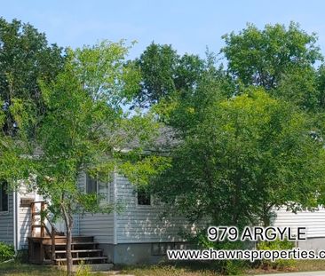 979 ARGYLE 2 BEDROOMS - Photo 4