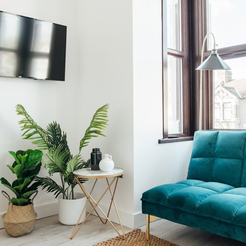 2 Bed Flat, Empress Avenue, IG1 - Photo 1