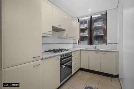 MGM MARTIN – TWO BEDROOM APARTMENT - Photo 4