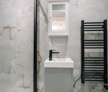 Studio Flat, Blenheim Mansions, SW2 - Photo 5