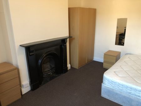 4 Bedroom House, Falmouth Road, Heaton Park - Photo 4