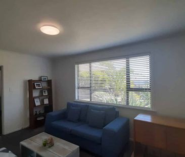 Lovely Family home - Photo 2