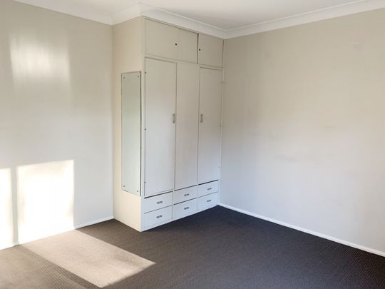 EAST TAMWORTH - Two Bedroom Unit with Split System - Photo 1