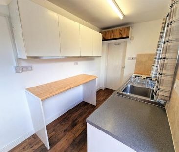2 bedroom flat to rent - Photo 6