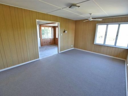 Spacious Family Home with Huge Yard, Side Access & Plenty of Storage! - Photo 3