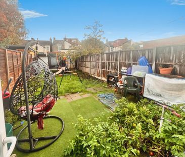 3 bedroom terraced house to rent - Photo 4