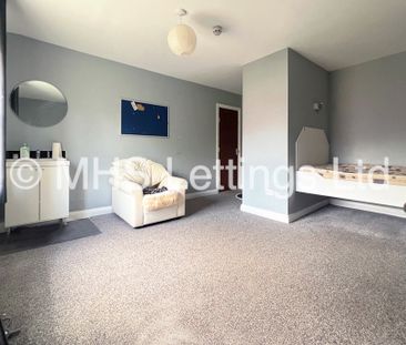 1 Bedroom Bedsit for rent in Midland Road - Photo 2